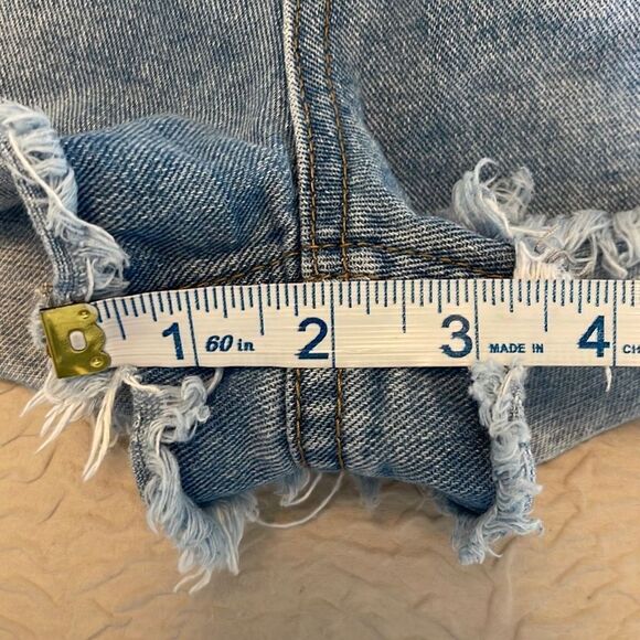 SHEIN High Waisted Denim Shorts with Frayed Hem Distressed Light Rinse Size XS - Picture 7 of 7